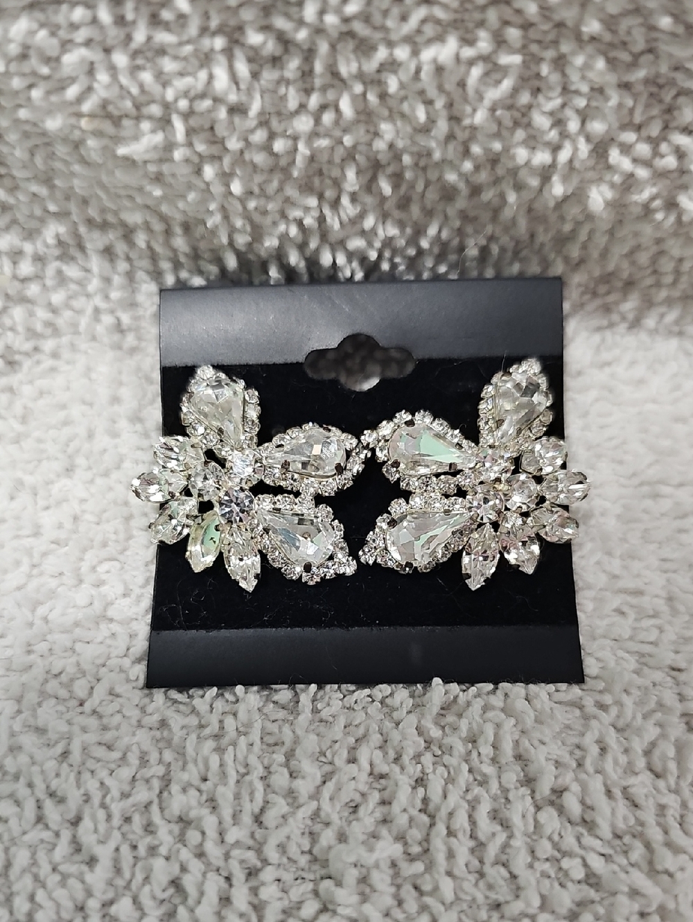 Crystal Floral Costume Jewlery Earrings NWOT